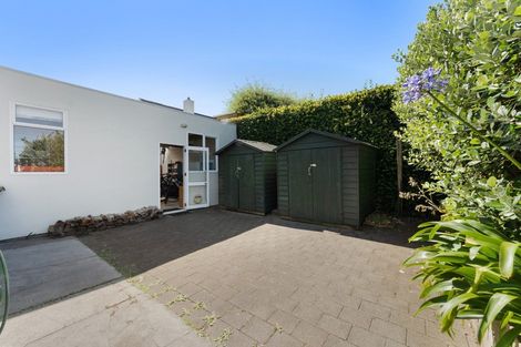 Photo of property in 29 Fulford Street, New Plymouth, 4310