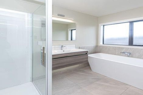 Photo of property in 32 Tirimoana Place, Otamatea, Whanganui, 4501