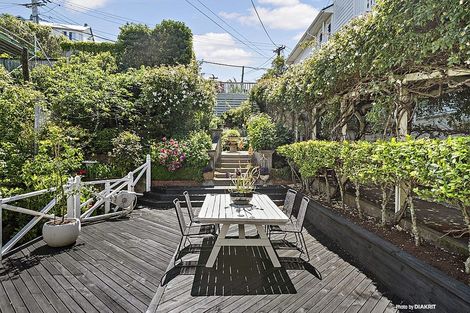 Photo of property in 47 Rawhiti Terrace, Kelburn, Wellington, 6012