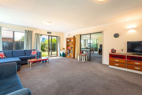 Photo of property in 17 Ridder Place, Halswell, Christchurch, 8025