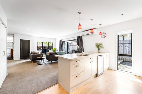 Photo of property in 19 Sunstone Crescent, Brown Owl, Upper Hutt, 5018