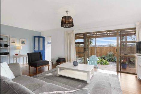 Photo of property in 2/16 Hollyhock Place, Browns Bay, Auckland, 0630