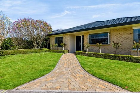 Photo of property in 6 Edna Wills Place, Hawera, 4610