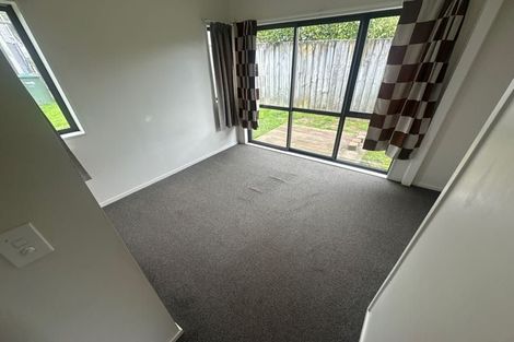 Photo of property in 19 Barrys Road, Glendene, Auckland, 0602