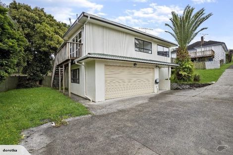 Photo of property in 27a Clairville Crescent, Wai O Taiki Bay, Auckland, 1072