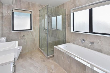 Photo of property in 25 Drumbuoy Drive, Flat Bush, Auckland, 2019