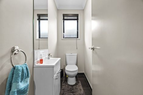 Photo of property in 198 Waikite Road, Welcome Bay, Tauranga, 3175