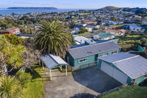 Photo of property in 129 Gloaming Hill, Titahi Bay, Porirua, 5022
