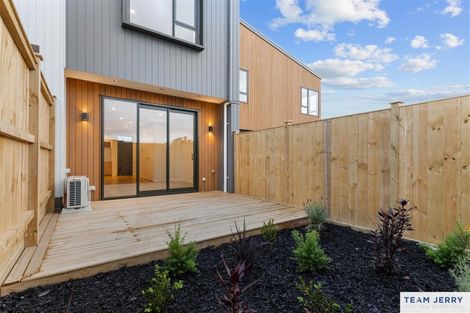 Photo of property in 25 Kuaha Road, Massey, Auckland, 0614