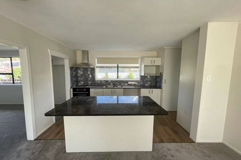 Photo of property in 128 Cobham Crescent, Kelston, Auckland, 0602