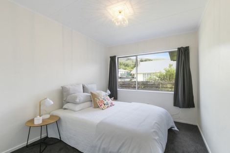 Photo of property in 4 Bexley Grove, Wainuiomata, Lower Hutt, 5014