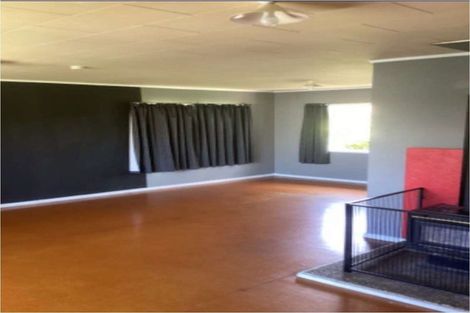 Photo of property in 1 Albany Road, One Tree Point, 0118