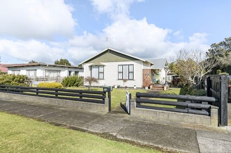 Photo of property in 35 Browne Street, Waitara, 4320