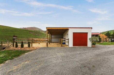Photo of property in 140 Mackenzie Road, Kahuranaki, Havelock North, 4295