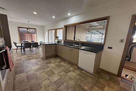 Photo of property in 22 Vardon Road, St Andrews, Hamilton, 3200
