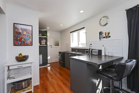 Photo of property in 19 Davidson Avenue, Pirimai, Napier, 4112