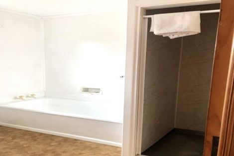 Photo of property in 474 East Coast Road, Windsor Park, Auckland, 0630