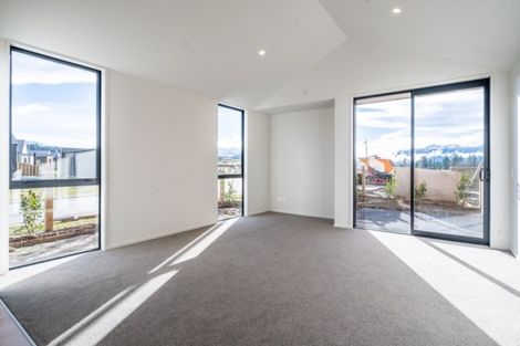 Photo of property in 2 Matakanui Lane, Wanaka, 9305