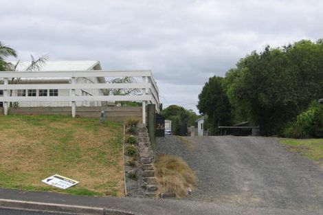 Photo of property in 26 Tiri Tiri Road, Birkdale, Auckland, 0626
