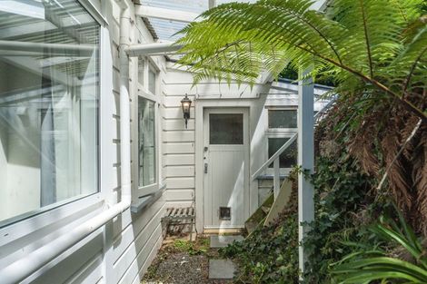 Photo of property in 80 Kelburn Parade, Kelburn, Wellington, 6012
