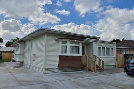 Photo of property in 29 Lincoln Road, Henderson, Auckland, 0610