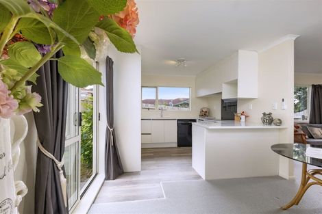 Photo of property in 49 Castlefinn Drive, Weymouth, Auckland, 2103
