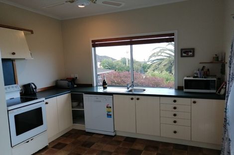 Photo of property in 119 Seaview Road, Paraparaumu Beach, Paraparaumu, 5032