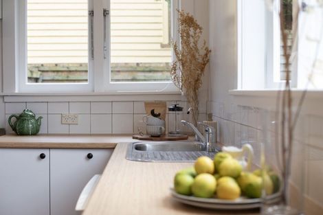 Photo of property in 22 Government Road, Raglan, 3225