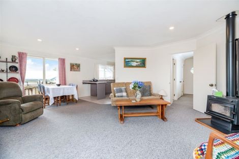 Photo of property in 17 Lasque Place, Glen Eden, Auckland, 0602