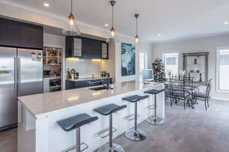 Photo of property in 11 Waipunahau Road, Waikanae, 5036