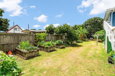 Photo of property in 12 Ringer Avenue, Matapouri, Whangarei, 0173