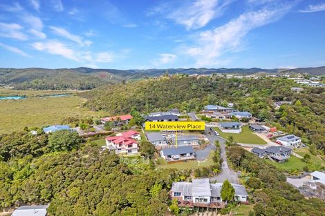 Photo of property in 14 Waterview Place, Haruru, 0204