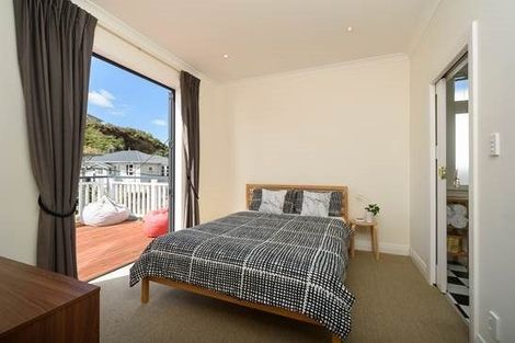 Photo of property in 94 Eden Street, Island Bay, Wellington, 6023