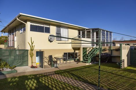 Photo of property in 15 Arthur Street, Holmes Hill, Oamaru, 9401
