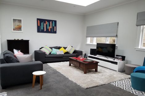 Photo of property in 17 Garfield Street, Brooklyn, Wellington, 6021