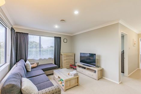 Photo of property in 18a Enderby Drive, Te Atatu Peninsula, Auckland, 0610