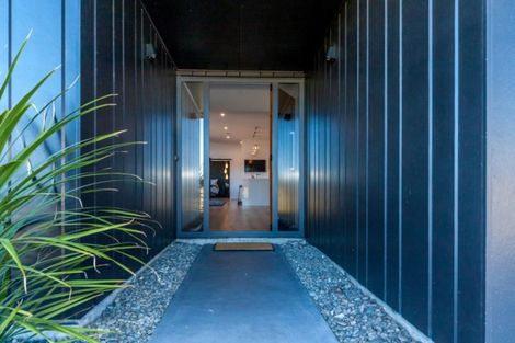 Photo of property in 18 Story Street, Foxton Beach, Foxton, 4815