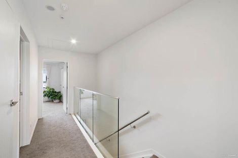 Photo of property in 18 Peony Mews, Oteha, Auckland, 0632