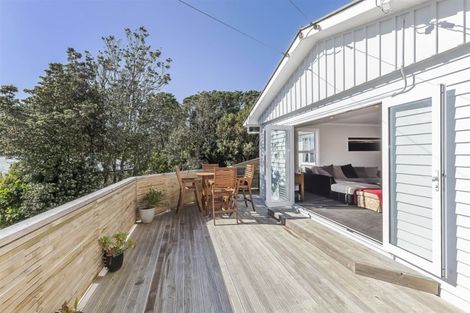 Photo of property in 6 Mayfair Place, Tawa, Wellington, 5028