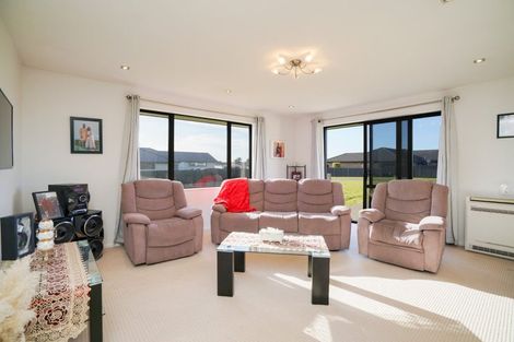 Photo of property in 28 Majestic Chance, Seaward Bush, Invercargill, 9812