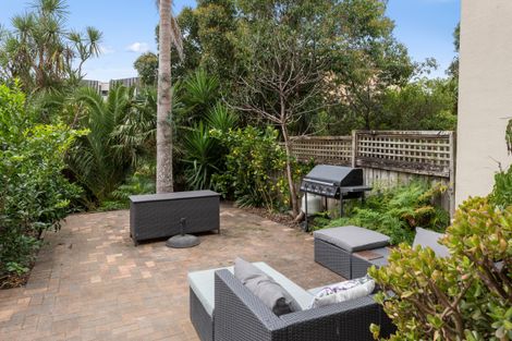 Photo of property in 6/6-8 Pannill Place, Oteha, Auckland, 0632