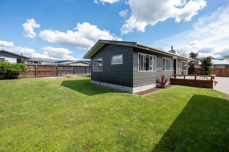 Photo of property in 9 Thackeray Place, Owhata, Rotorua, 3010
