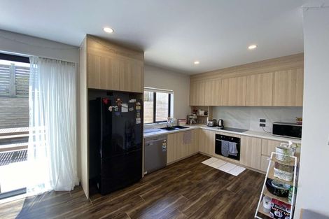 Photo of property in 7a Kerria Place, Sunnynook, Auckland, 0620