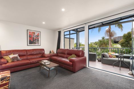 Photo of property in 6/6-8 Pannill Place, Oteha, Auckland, 0632