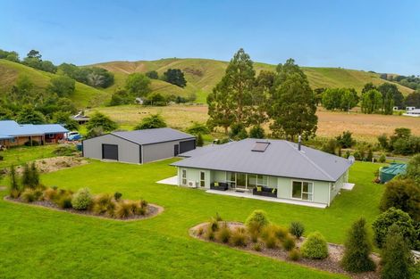 Photo of property in 672e Te Whiti Road, Te Whiti, Masterton, 5884