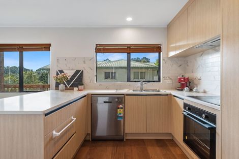 Photo of property in 1/1018 East Coast Road, Fairview Heights, Auckland, 0630