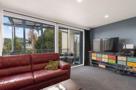 Photo of property in 6/6-8 Pannill Place, Oteha, Auckland, 0632