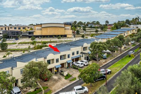 Photo of property in 6/6-8 Pannill Place, Oteha, Auckland, 0632