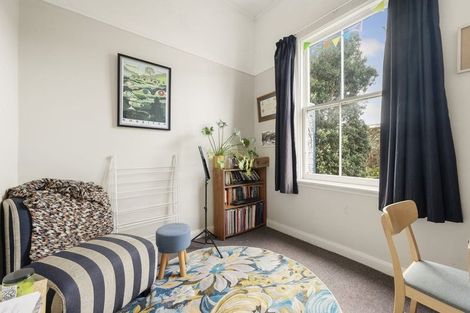 Photo of property in 25 Myrtle Crescent, Mount Cook, Wellington, 6021