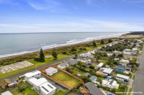 Photo of property in 38 Marine Parade, Otaki Beach, Otaki, 5512